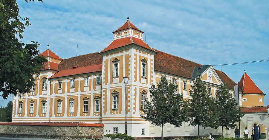 Prosta delovna mesta Slovenska Bistrica - Preveri podjetje