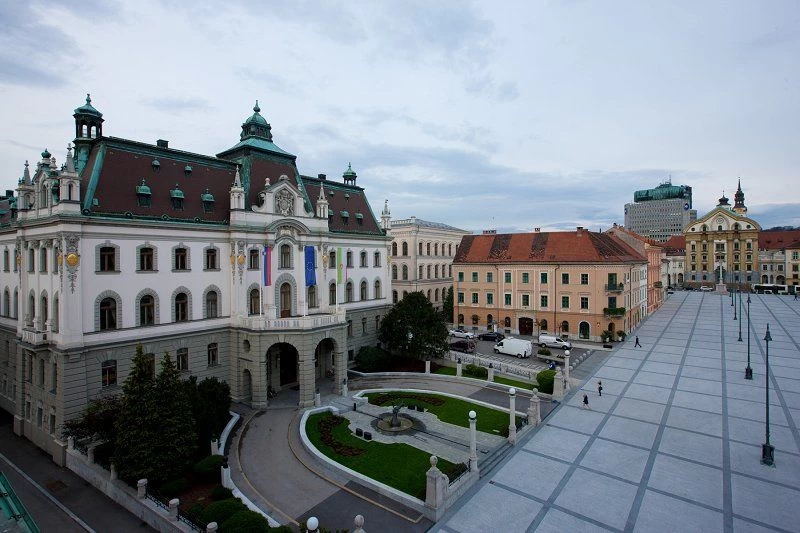 Prosta delovna mesta UL - Univerza v Ljubljana in zaposlitev